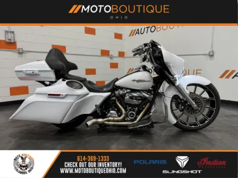 White 2017 HARLEY DAVIDSON STREET GLIDE SPECIAL FLHXS for sale in Columbus, OH