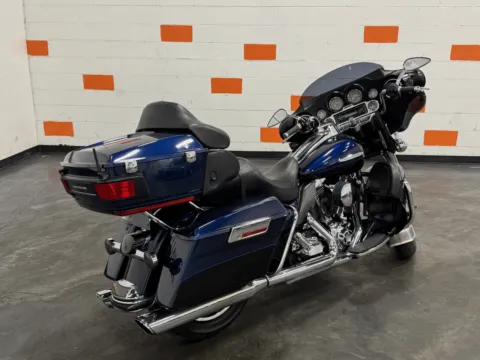 Another view of 2012 HARLEY DAVIDSON ULTRA LIMITED FLHTK for sale in Columbus, OH at Moto Boutique