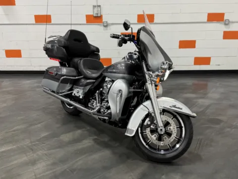 Photos of 2014 HARLEY DAVIDSON ULTRA LIMITED FLHTK for sale in Columbus, OH at Moto Boutique