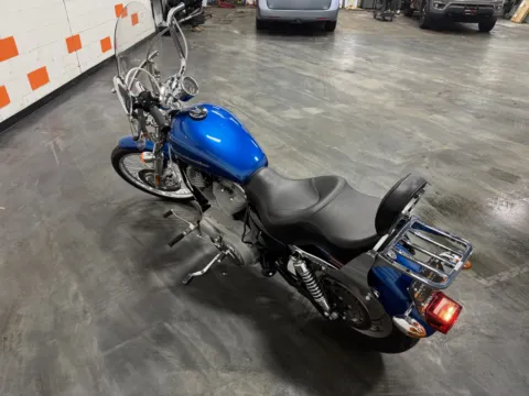 More photos of 2006 HARLEY DAVIDSON SPORTSTER XL883C at Moto Boutique, OH