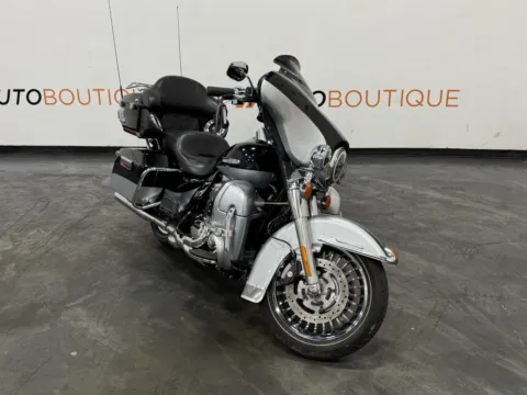 Photos of 2012 HARLEY DAVIDSON ULTRA CLASSIC FLHTK for sale in Columbus, OH at Moto Boutique