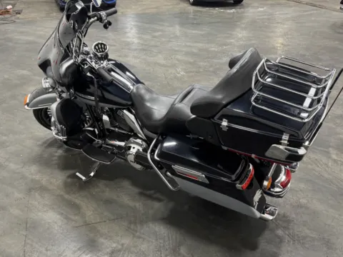 More photos of 2012 HARLEY DAVIDSON ULTRA CLASSIC FLHTK at Moto Boutique, OH