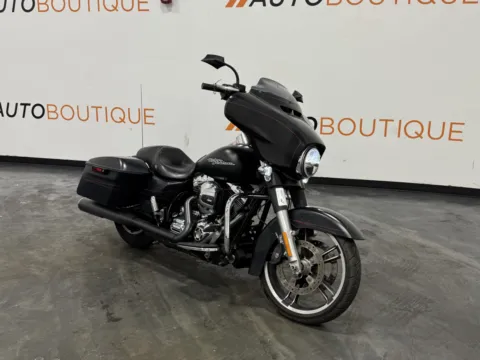 Photos of 2016 HARLEY DAVIDSON STREET GLIDE SPECIAL FLHXS for sale in Columbus, OH at Moto Boutique