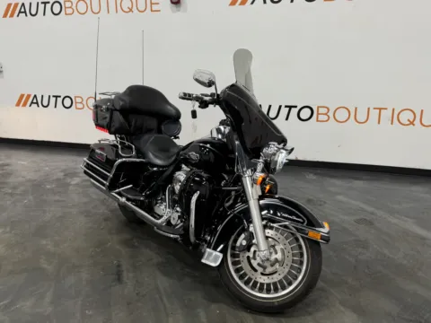Photos of 2013 HARLEY DAVIDSON ULTRA CLASSIC FLHTCU for sale in Columbus, OH at Moto Boutique