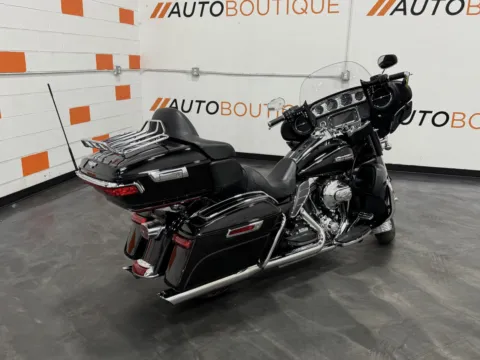 Another view of 2016 HARLEY DAVIDSON ULTRA CLASSIC LOW FLHTCUL for sale in Columbus, OH at Moto Boutique
