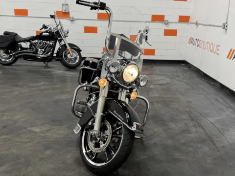 Another view of 2012 HARLEY DAVIDSON ROAD KING FLHR for sale in Columbus, OH at Moto Boutique