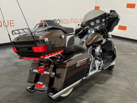 Another view of 2013 HARLEY DAVIDSON ULTRA LIMITED ANNIVERSARY FLHTK for sale in Columbus, OH at Moto Boutique