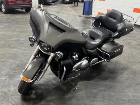 More photos of 2018 HARLEY DAVIDSON ULTRA LIMITED FLHTK at Moto Boutique, OH