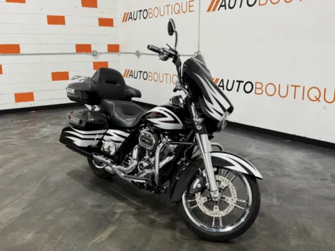 Photos of 2017 HARLEY DAVIDSON STREET GLIDE SPECIAL FLHXS for sale in Columbus, OH at Moto Boutique