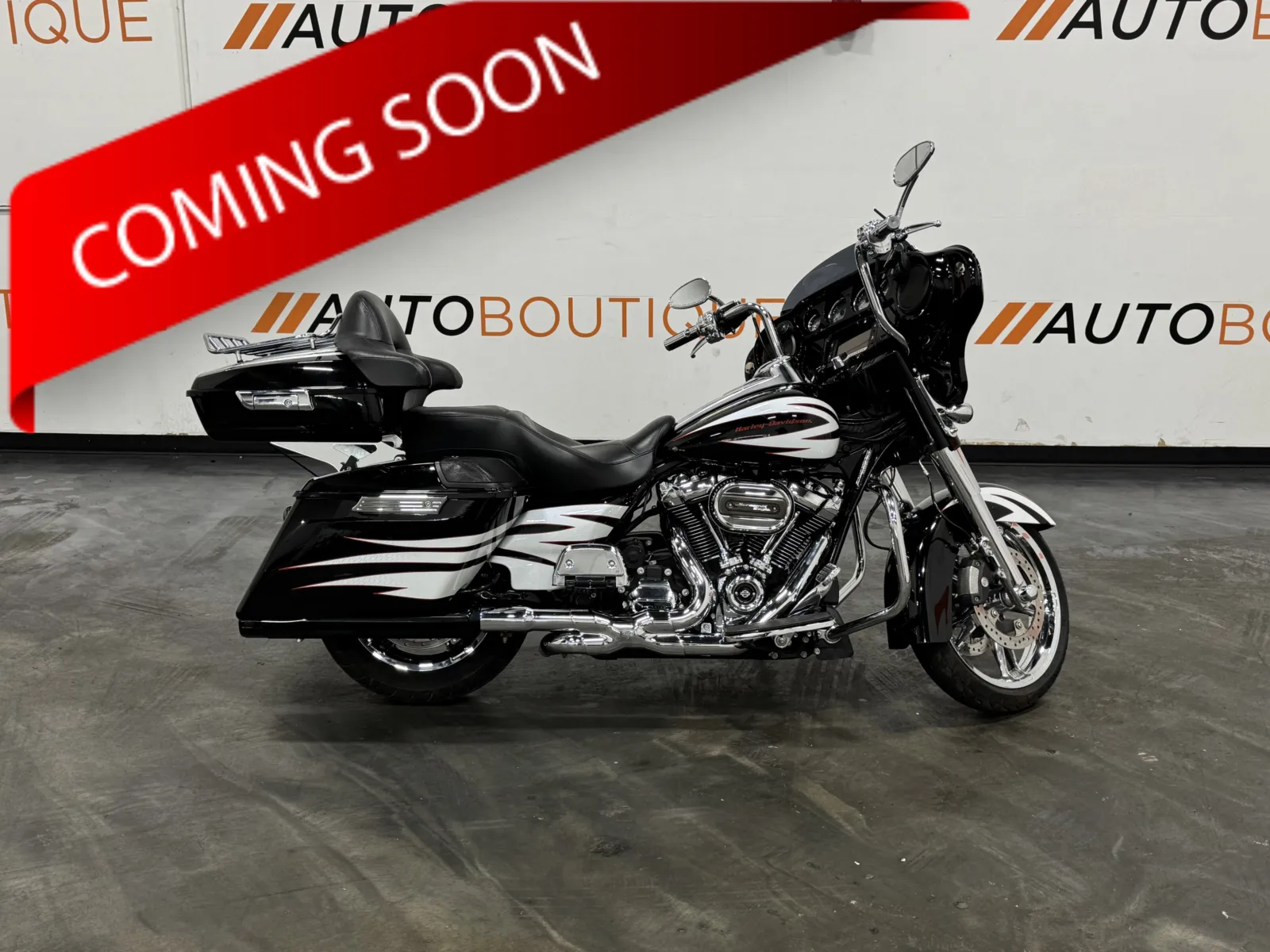 Black 2017 HARLEY DAVIDSON STREET GLIDE SPECIAL FLHXS for sale in Columbus, OH