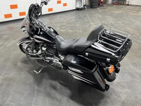 More photos of 2017 HARLEY DAVIDSON STREET GLIDE SPECIAL FLHXS at Moto Boutique, OH
