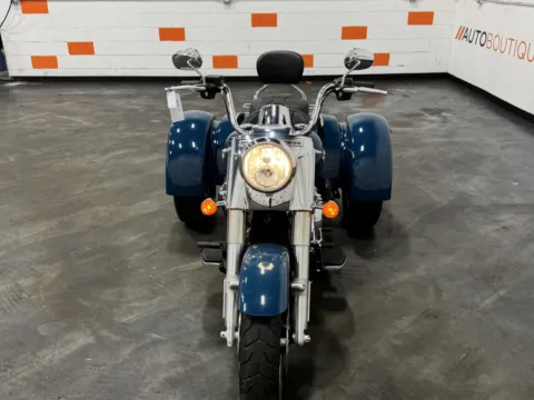 Another view of 2021 HARLEY DAVIDSON FREE WHEELER FLRT for sale in Columbus, OH at Moto Boutique