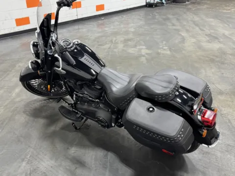 More photos of 2023 HARLEY DAVIDSON HERITAGE CLASSIC FLHCS at Moto Boutique, OH