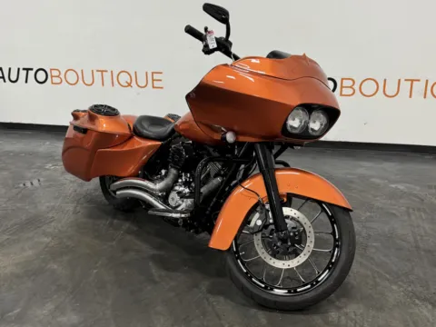 Photos of 2013 HARLEY DAVIDSON ROAD GLIDE FLTRX for sale in Columbus, OH at Moto Boutique