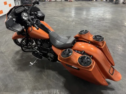 More photos of 2013 HARLEY DAVIDSON ROAD GLIDE FLTRX at Moto Boutique, OH