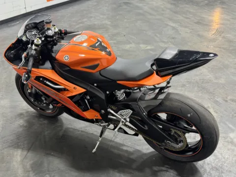 More photos of 2009 YAMAHA YZF- R6 at Moto Boutique, OH