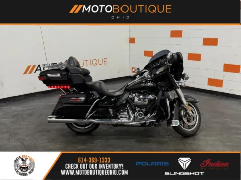 Black 2017 HARLEY DAVIDSON ULTRA CLASSIC FLHTCU for sale in Columbus, OH