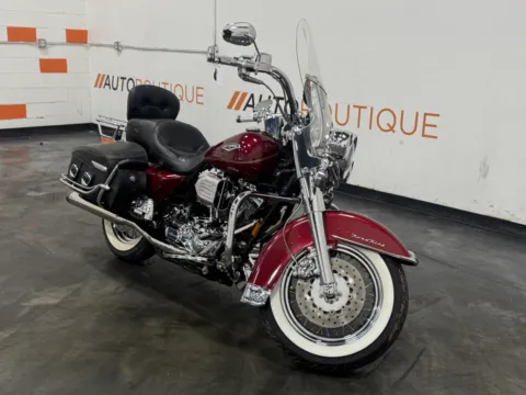 Photos of 2004 HARLEY DAVIDSON ROAD KING CLASSIC FLHRCI for sale in Columbus, OH at Moto Boutique