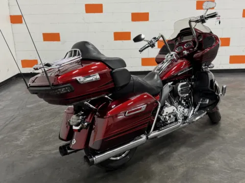 Another view of 2015 HARLEY DAVIDSON ROAD GLIDE CVO FLTRUSE for sale in Columbus, OH at Moto Boutique