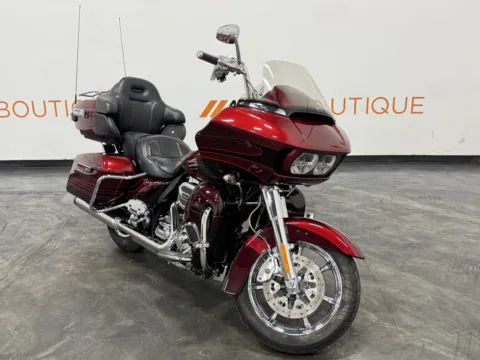 Photos of 2015 HARLEY DAVIDSON ROAD GLIDE CVO FLTRUSE for sale in Columbus, OH at Moto Boutique