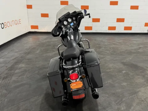 More photos of 2008 HARLEY DAVIDSON STREET GLIDE FLHX at Moto Boutique, OH
