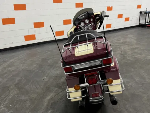 More photos of 2007 HARLEY DAVIDSON ULTRA LIMITED FLHTCU at Moto Boutique, OH