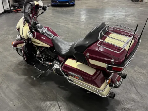 More photos of 2007 HARLEY DAVIDSON ULTRA LIMITED FLHTCU at Moto Boutique, OH