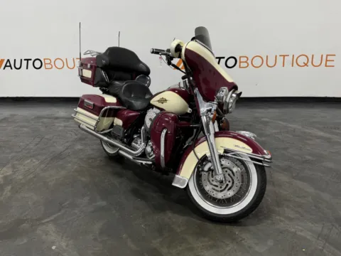 Photos of 2007 HARLEY DAVIDSON ULTRA LIMITED FLHTCU for sale in Columbus, OH at Moto Boutique