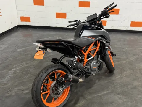 Another view of 2021 KTM 390 DUKE 390 for sale in Columbus, OH at Moto Boutique