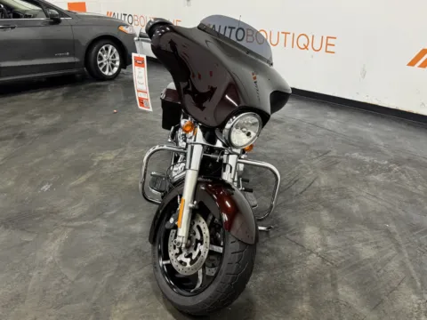 Another view of 2011 HARLEY DAVIDSON STREET GLIDE FLHX for sale in Columbus, OH at Moto Boutique