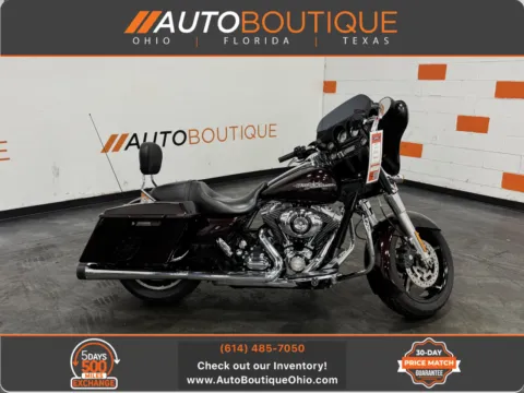 Black 2011 HARLEY DAVIDSON STREET GLIDE FLHX for sale in Columbus, OH