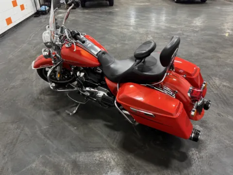 More photos of 2017 HARLEY DAVIDSON ROAD KING FLHR at Moto Boutique, OH