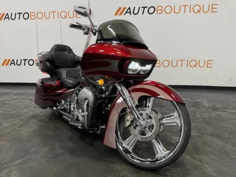 Another view of 2016 HARLEY DAVIDSON CVO ROAD GLIDE ULTRA FLTRUSE for sale in Columbus, OH at Moto Boutique