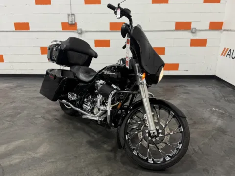 Photos of 2008 HARLEY DAVIDSON STREET GLIDE FLHX for sale in Columbus, OH at Moto Boutique