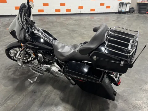 More photos of 2008 HARLEY DAVIDSON STREET GLIDE FLHX at Moto Boutique, OH