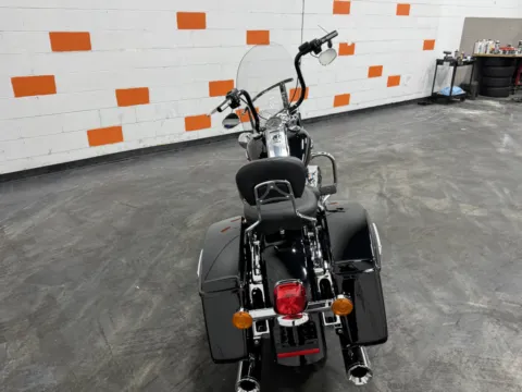 More photos of 2019 HARLEY DAVIDSON ROAD KING FLHR at Moto Boutique, OH
