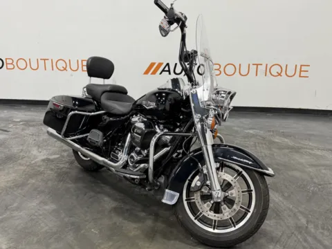 Photos of 2019 HARLEY DAVIDSON ROAD KING FLHR for sale in Columbus, OH at Moto Boutique