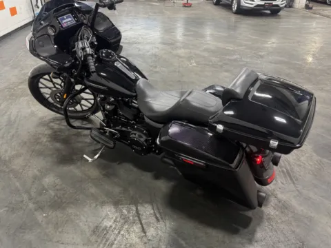 More photos of 2020 HARLEY DAVIDSON ROAD GLIDE SPECIAL FLTRXS at Moto Boutique, OH