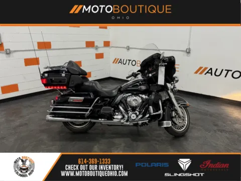 Black 2012 HARLEY DAVIDSON ULTRA CLASSIC FLHTCU for sale in Columbus, OH
