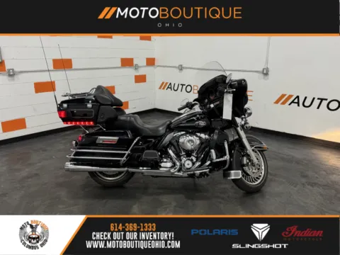 Black 2012 HARLEY DAVIDSON ULTRA CLASSIC FLHTCU for sale in Columbus, OH