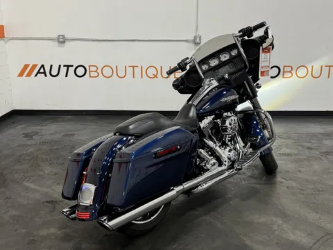 Another view of 2014 HARLEY DAVIDSON STREET GLIDE FLHX for sale in Columbus, OH at Moto Boutique