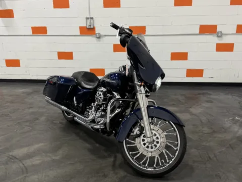 Photos of 2014 HARLEY DAVIDSON STREET GLIDE FLHX for sale in Columbus, OH at Moto Boutique