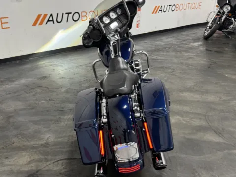 More photos of 2014 HARLEY DAVIDSON STREET GLIDE FLHX at Moto Boutique, OH