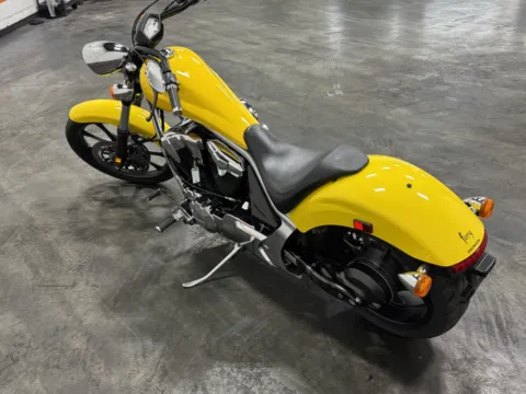 More photos of 2022 HONDA FURY at Moto Boutique, OH