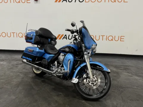 Photos of 2011 HARLEY DAVIDSON ULTRA CLASSIC FLHTCU for sale in Columbus, OH at Moto Boutique