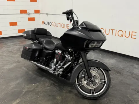 Photos of 2017 HARLEY DAVIDSON ROAD GLIDE SPECIAL FLTRXS for sale in Columbus, OH at Moto Boutique