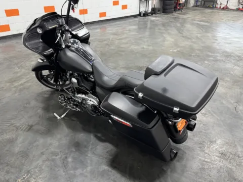 More photos of 2017 HARLEY DAVIDSON ROAD GLIDE SPECIAL FLTRXS at Moto Boutique, OH