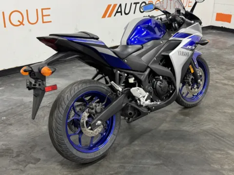 Another view of 2015 YAMAHA YZF-R3 for sale in Columbus, OH at Moto Boutique