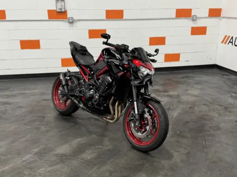 Photos of 2024 KAWASAKI Z900 ABS for sale in Columbus, OH at Moto Boutique