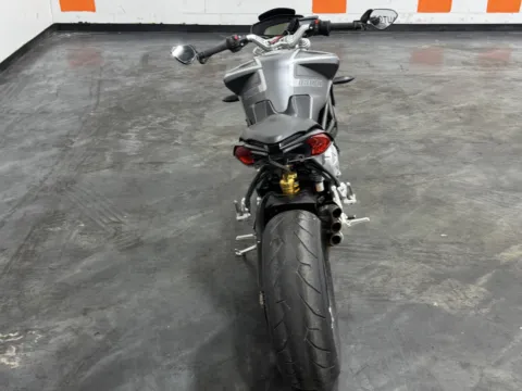 More photos of 2015 MV AGUSTA BRUTALE 800 DRAGSTER at Moto Boutique, OH